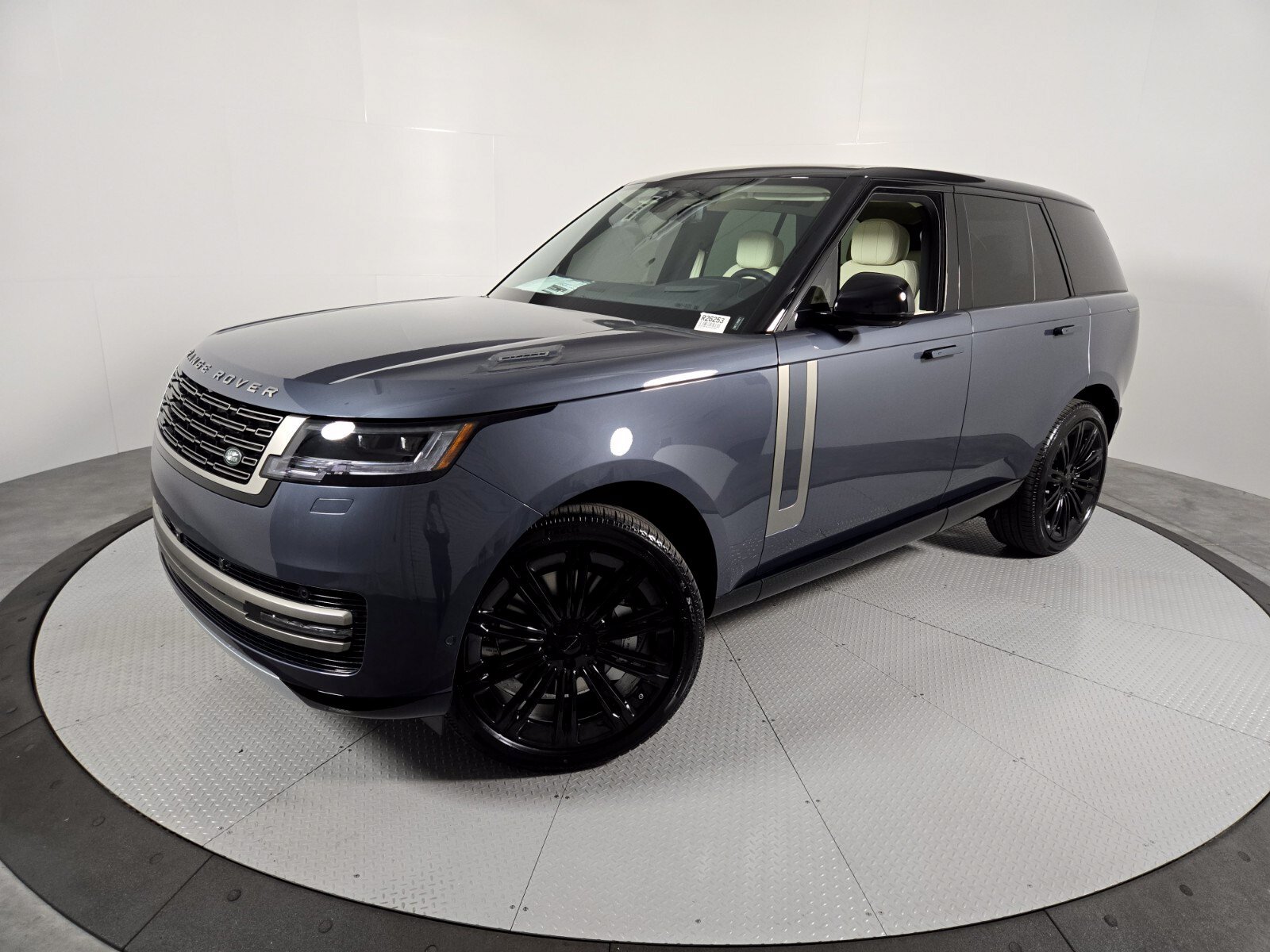 New 2026 Land Rover Range Rover SE AWD/4WD image 1