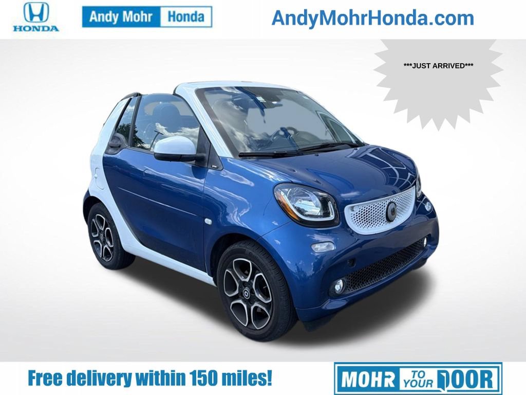 Used 2017 smart fortwo Prime RWD image 1