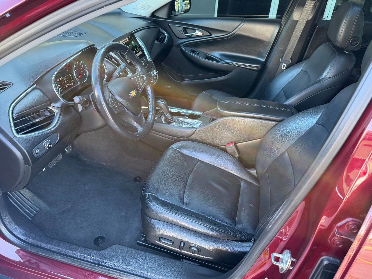 Used 2016 Chevrolet Malibu LT w/ Leather Package image 9