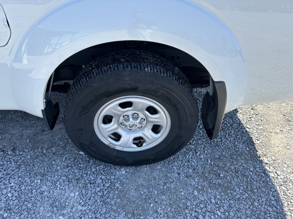 Used 2020 Nissan Frontier S image 19