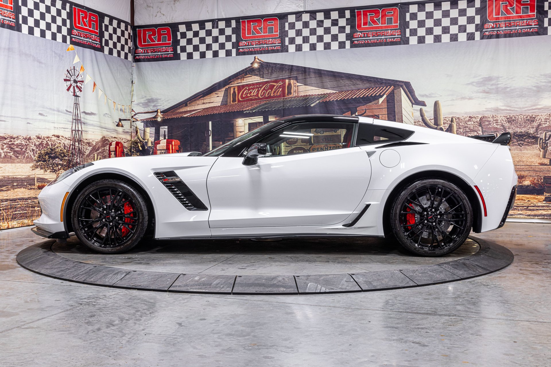 Used 2016 Chevrolet Corvette Z06 w/ 3LZ Preferred Equipment Group RWD image 9