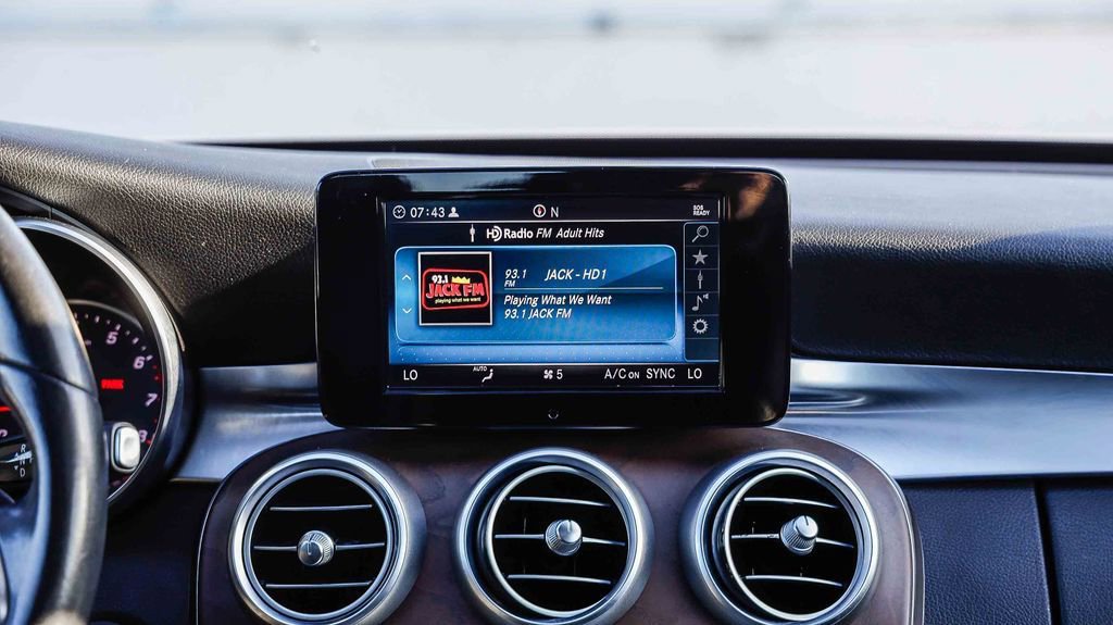 Used 2019 Mercedes-Benz C 300 Sedan image 17