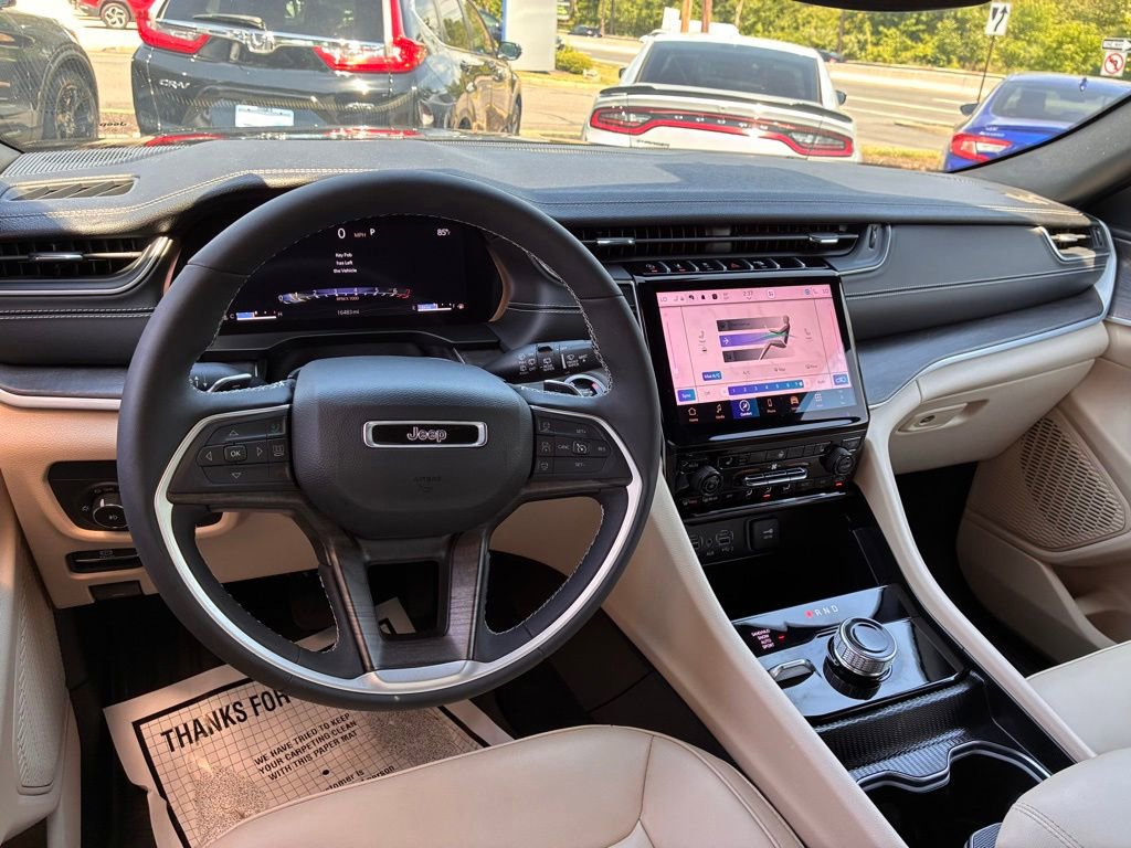 Used 2024 Jeep Grand Cherokee Limited AWD/4WD image 27