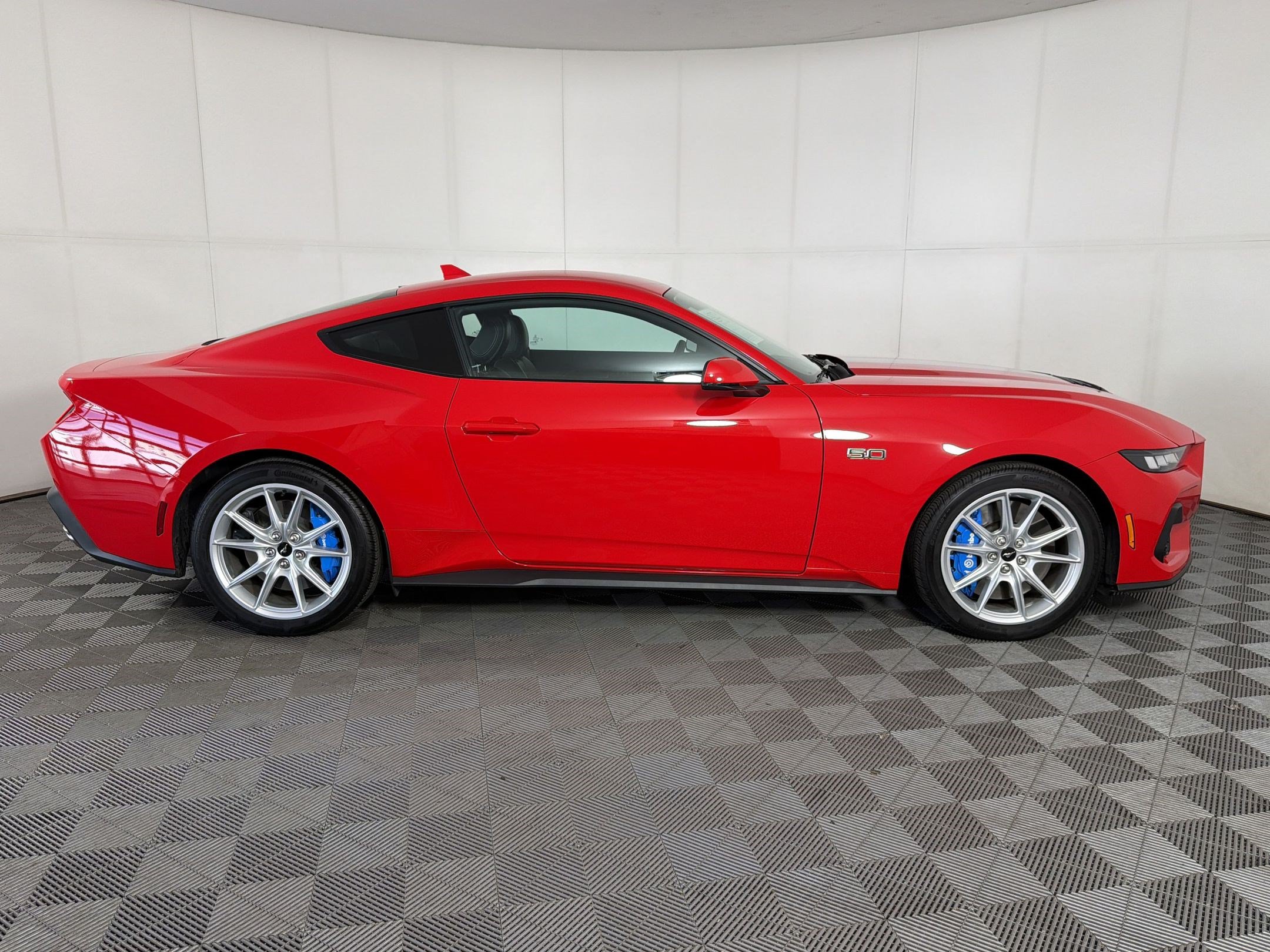 Used 2024 Ford Mustang GT Premium RWD image 8