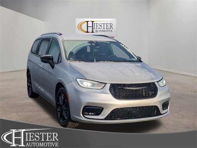 New 2026 Chrysler Pacifica Select image 1