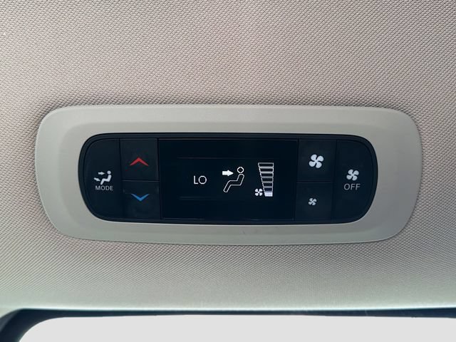 Used 2023 Chrysler Voyager LX FWD image 25