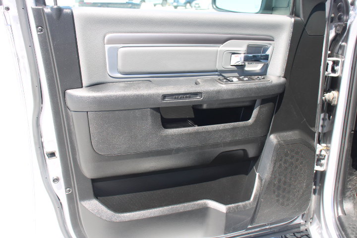 Used 2021 RAM 1500 Classic SLT AWD/4WD image 10