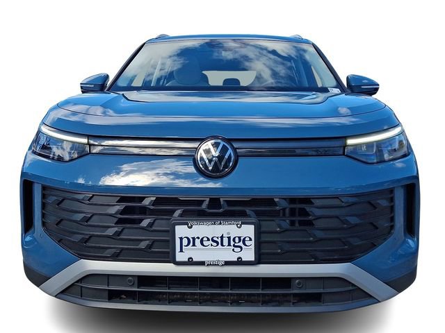 Used 2025 Volkswagen Tiguan SE w/ Panoramic Sunroof Package image 2