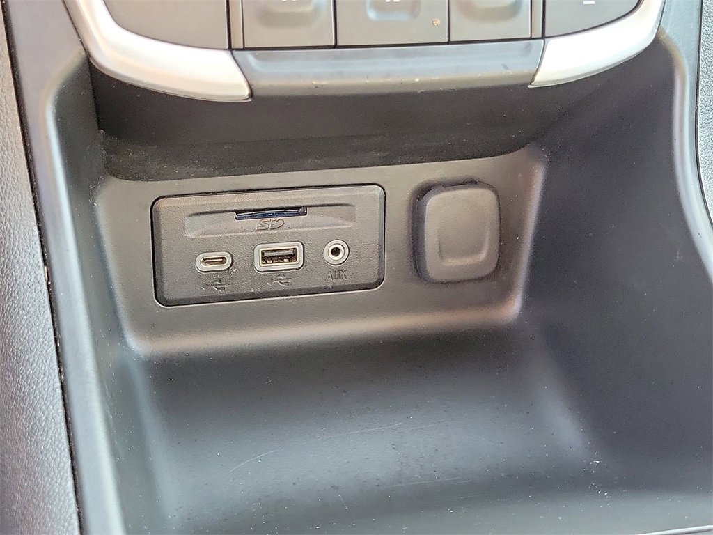 Used 2023 GMC Terrain SLT image 14