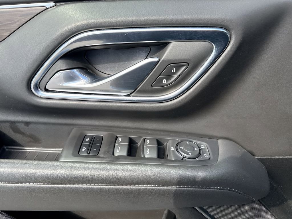 Used 2023 Chevrolet Suburban LT image 15