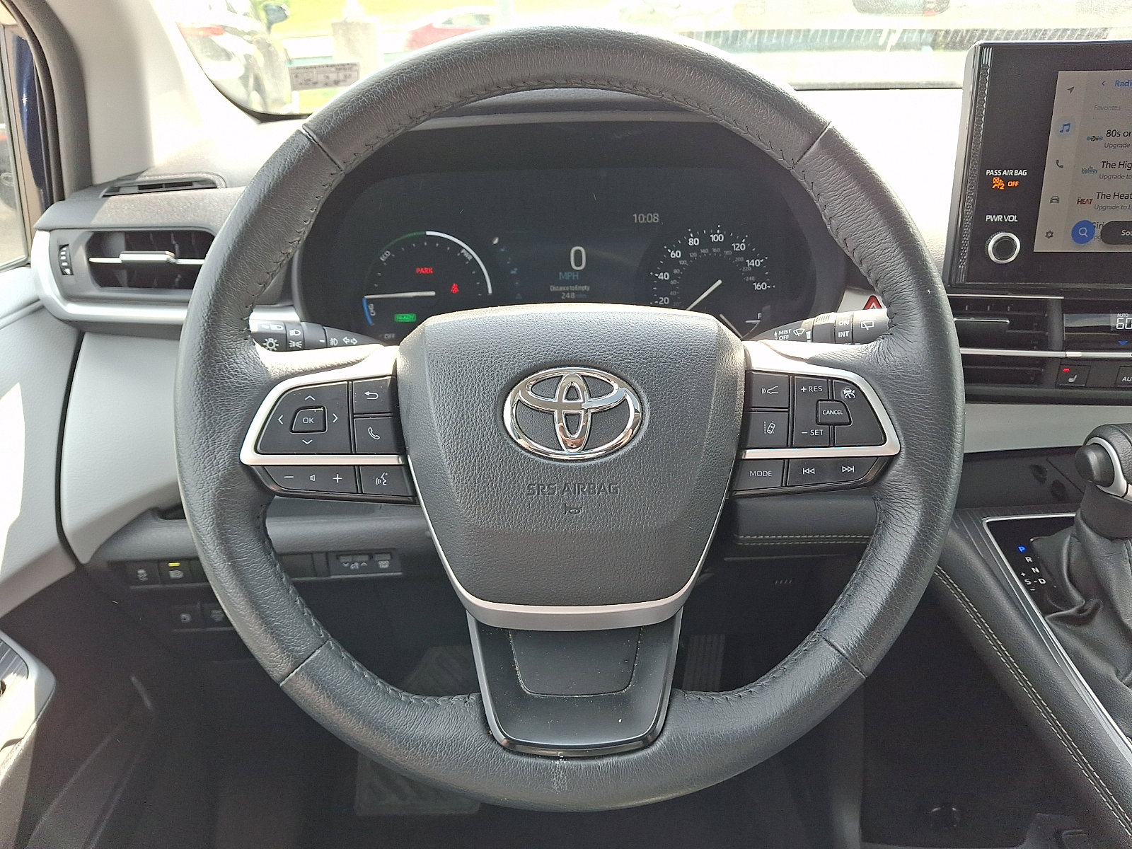 Certified 2025 Toyota Sienna XLE FWD image 21