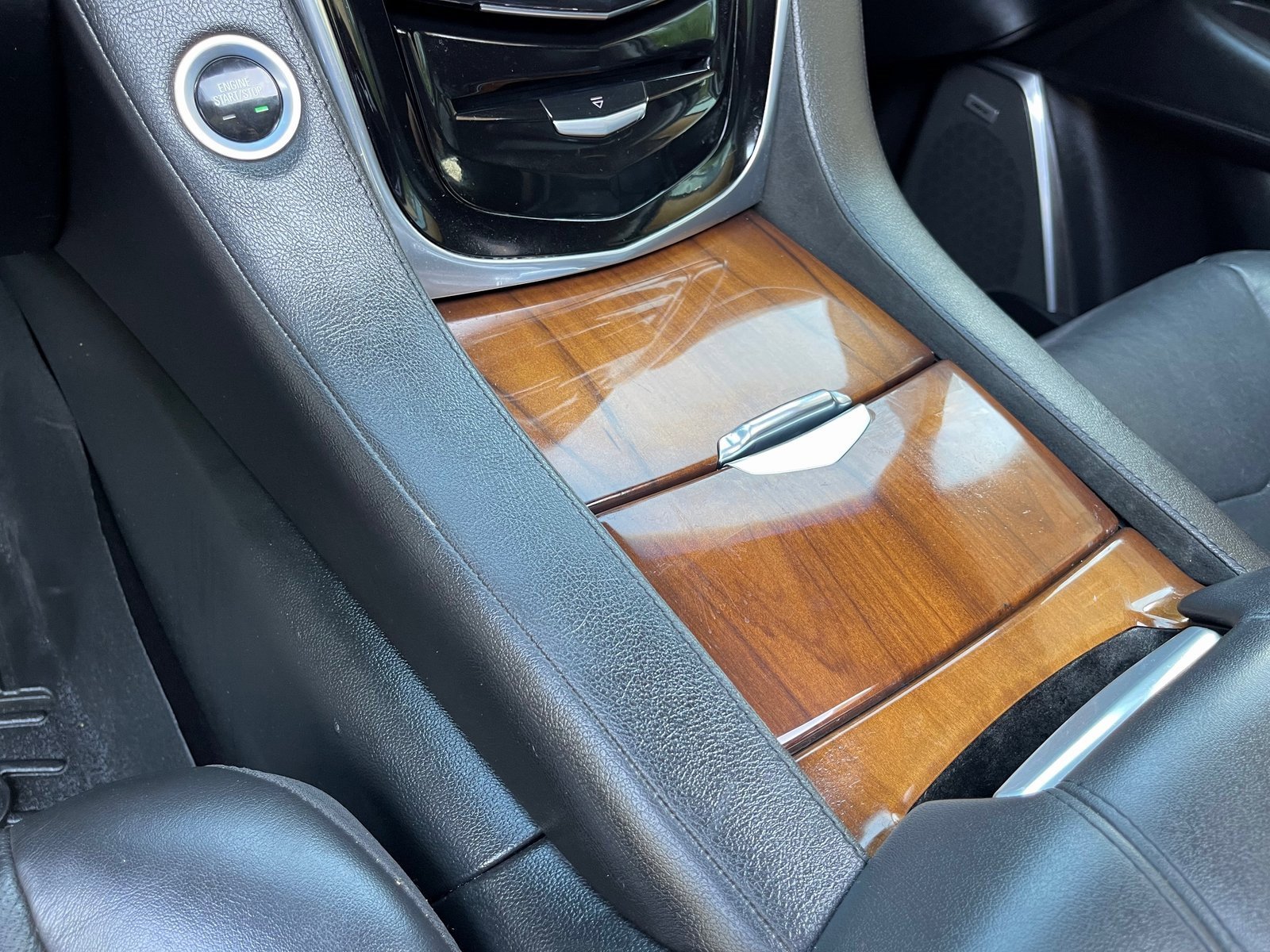 Used 2017 Cadillac Escalade ESV Premium Luxury image 36