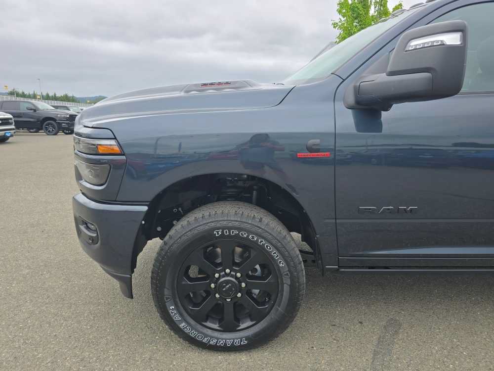 New 2026 RAM 2500 Laramie AWD/4WD image 18