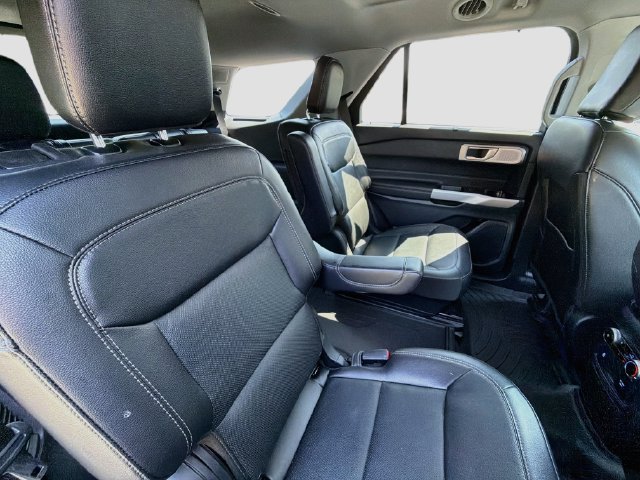 Used 2024 Ford Explorer Limited w/ Limited Technology Package AWD/4WD image 27