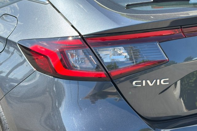 Certified 2024 Honda Civic EX-L image 32