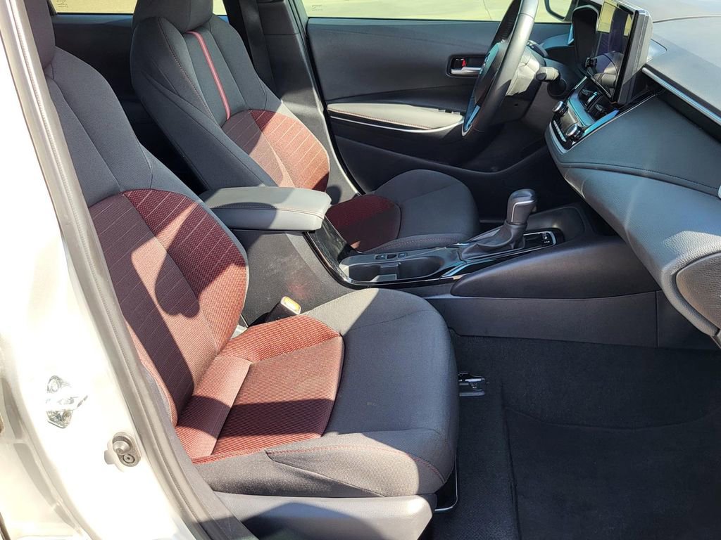 Used 2025 Toyota Corolla SE FWD image 10