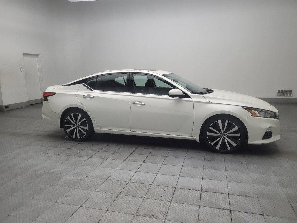 Used 2020 Nissan Altima 2.0 Platinum FWD image 11