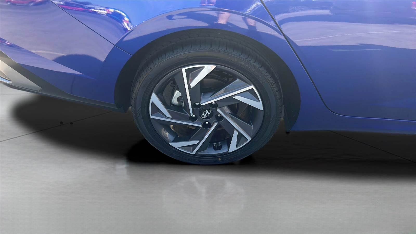 Used 2025 Hyundai Elantra Limited FWD image 20