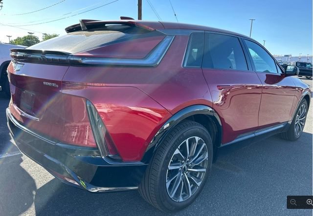 Used 2024 Cadillac Lyriq Sport w/ LPO, Floor Liner Package AWD/4WD image 4