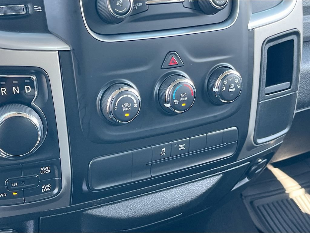 Used 2019 RAM 1500 Classic SLT AWD/4WD image 15