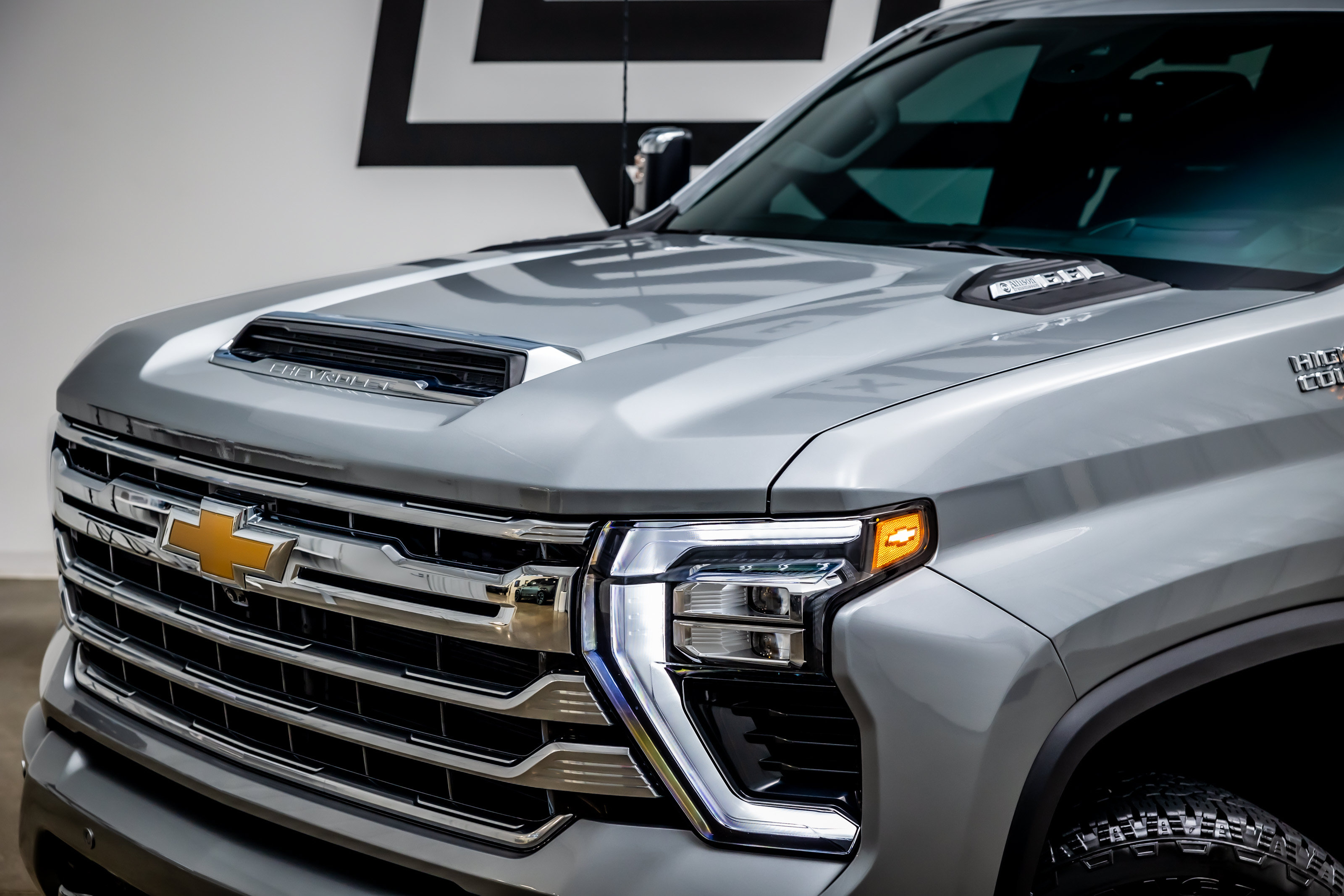Used 2025 Chevrolet Silverado 3500 High Country w/ Technology Package AWD/4WD image 23