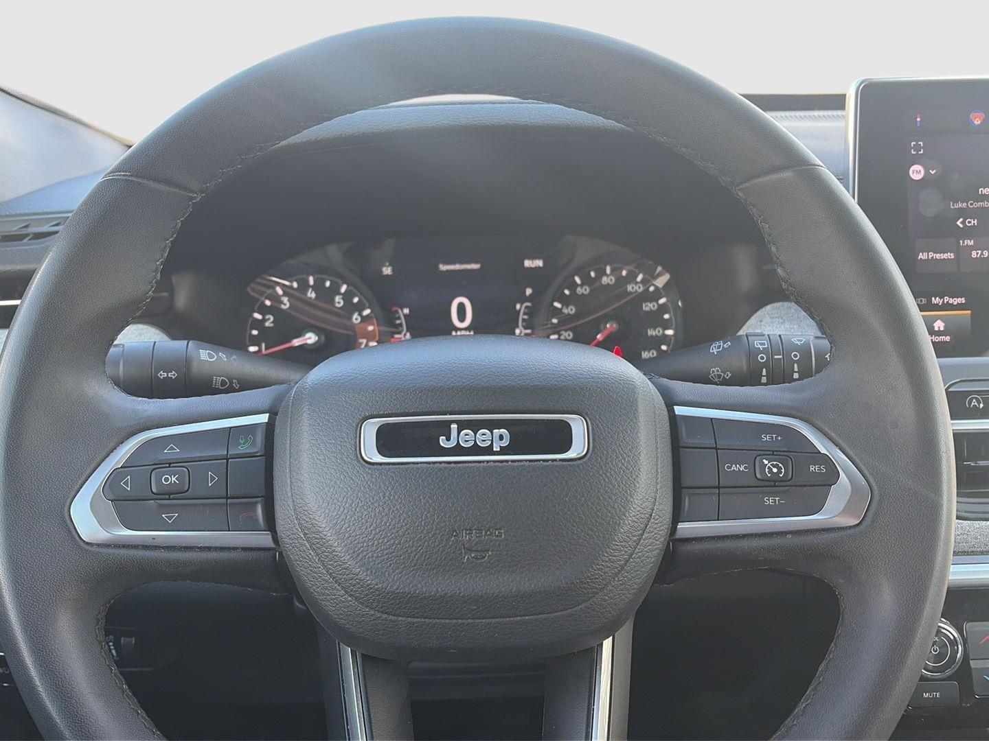 Used 2023 Jeep Compass Latitude image 11