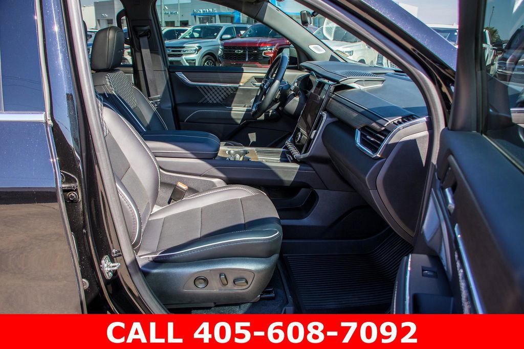 Used 2024 GMC Acadia Denali w/ Super Cruise Package image 13