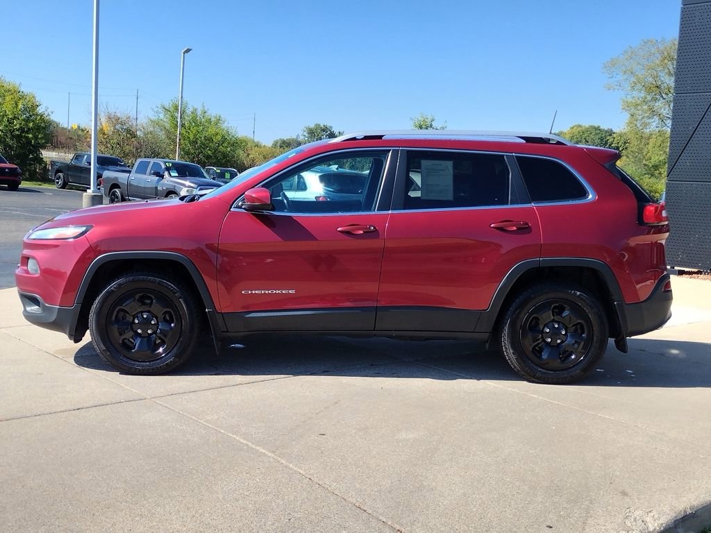 Used 2017 Jeep Cherokee Latitude w/ Cold Weather Group image 18