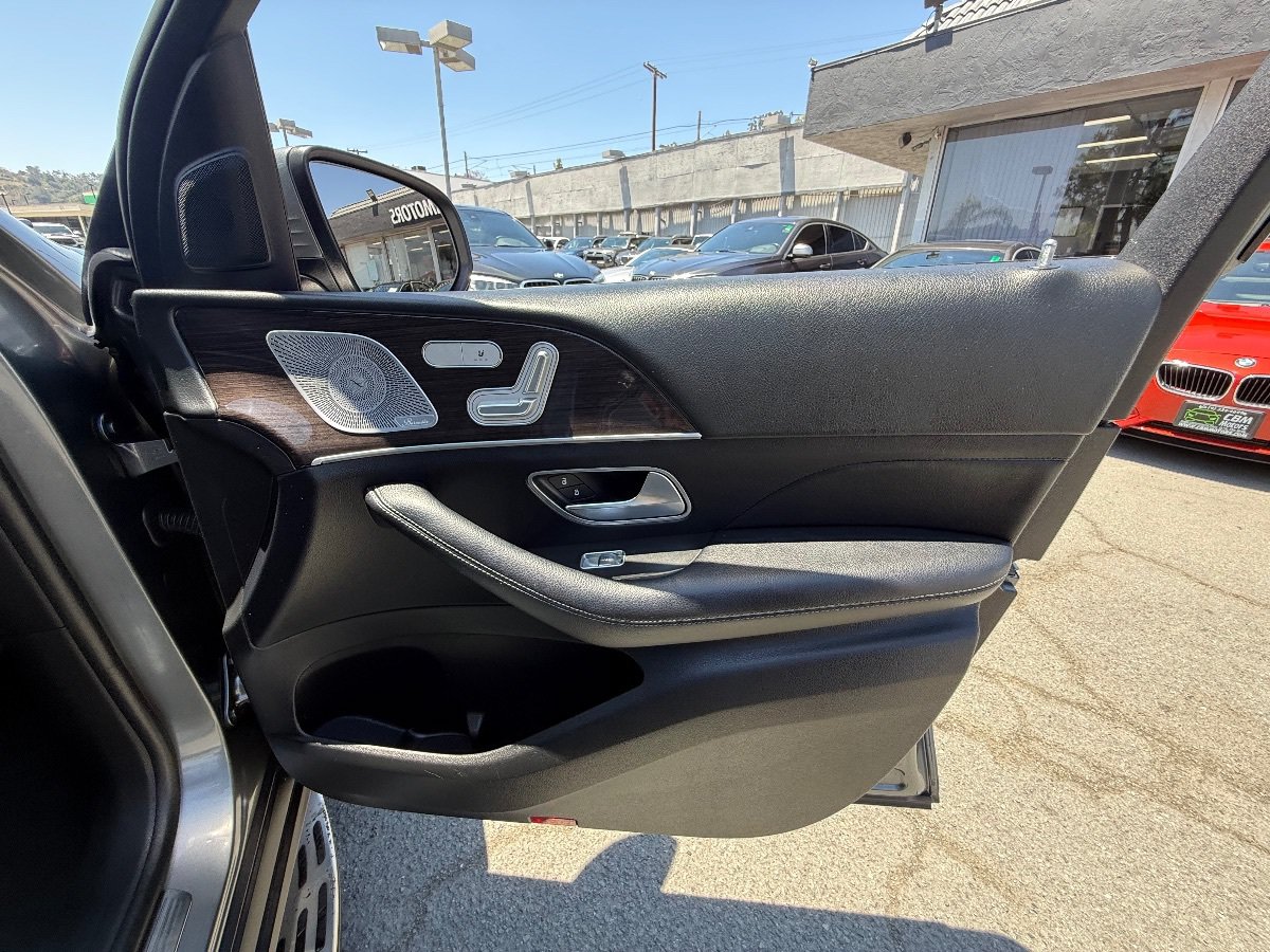 Used 2020 Mercedes-Benz GLE 350 w/ 3rd Row Seat Package image 17