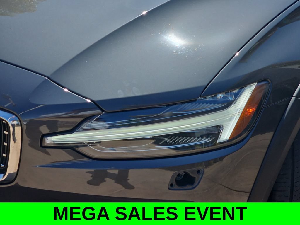 Used 2025 Volvo V60 B5 Cross Country Plus AWD/4WD image 34