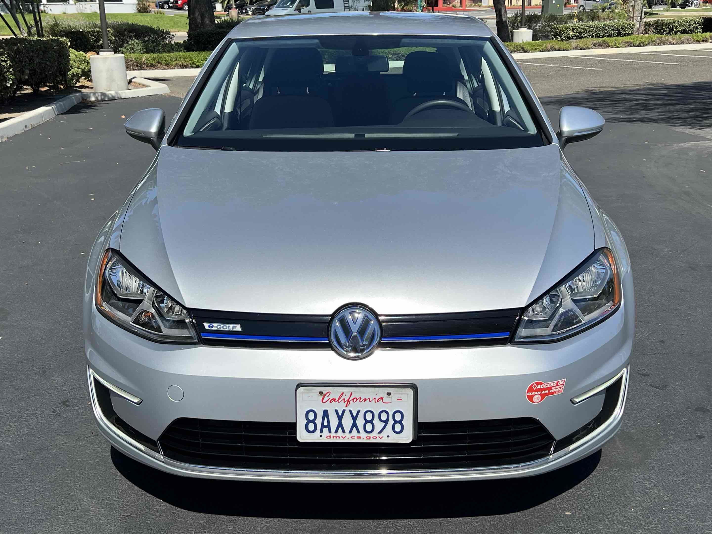 Used 2016 Volkswagen e-Golf SE w/ DC Fast Charging Package image 15