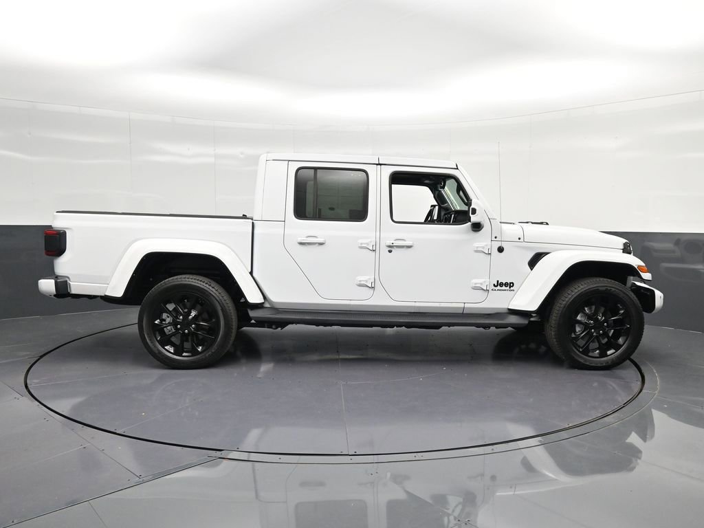 Used 2021 Jeep Gladiator Overland image 4