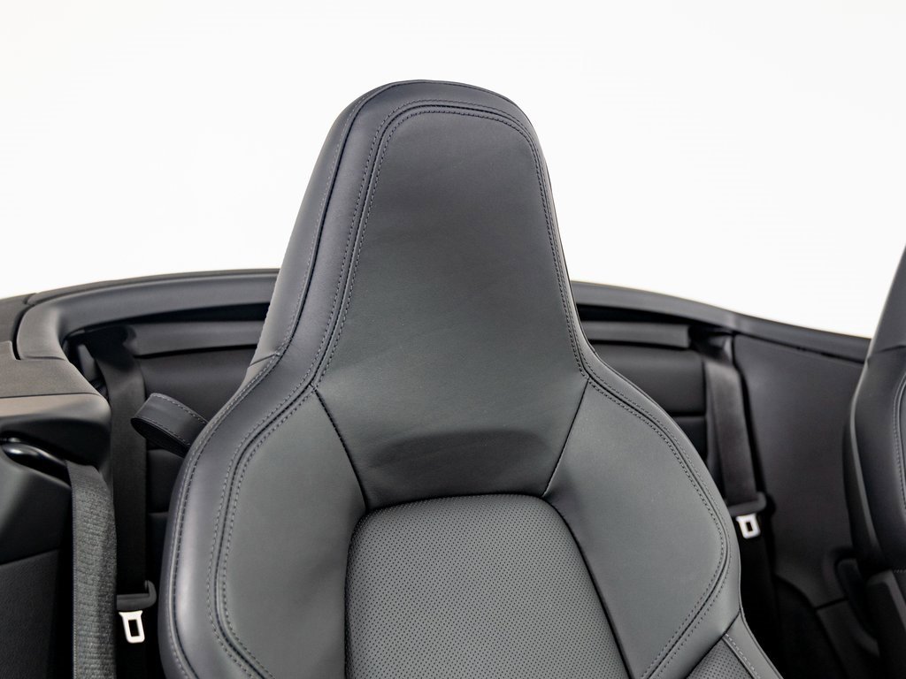 Certified 2025 Porsche 911 Carrera image 37