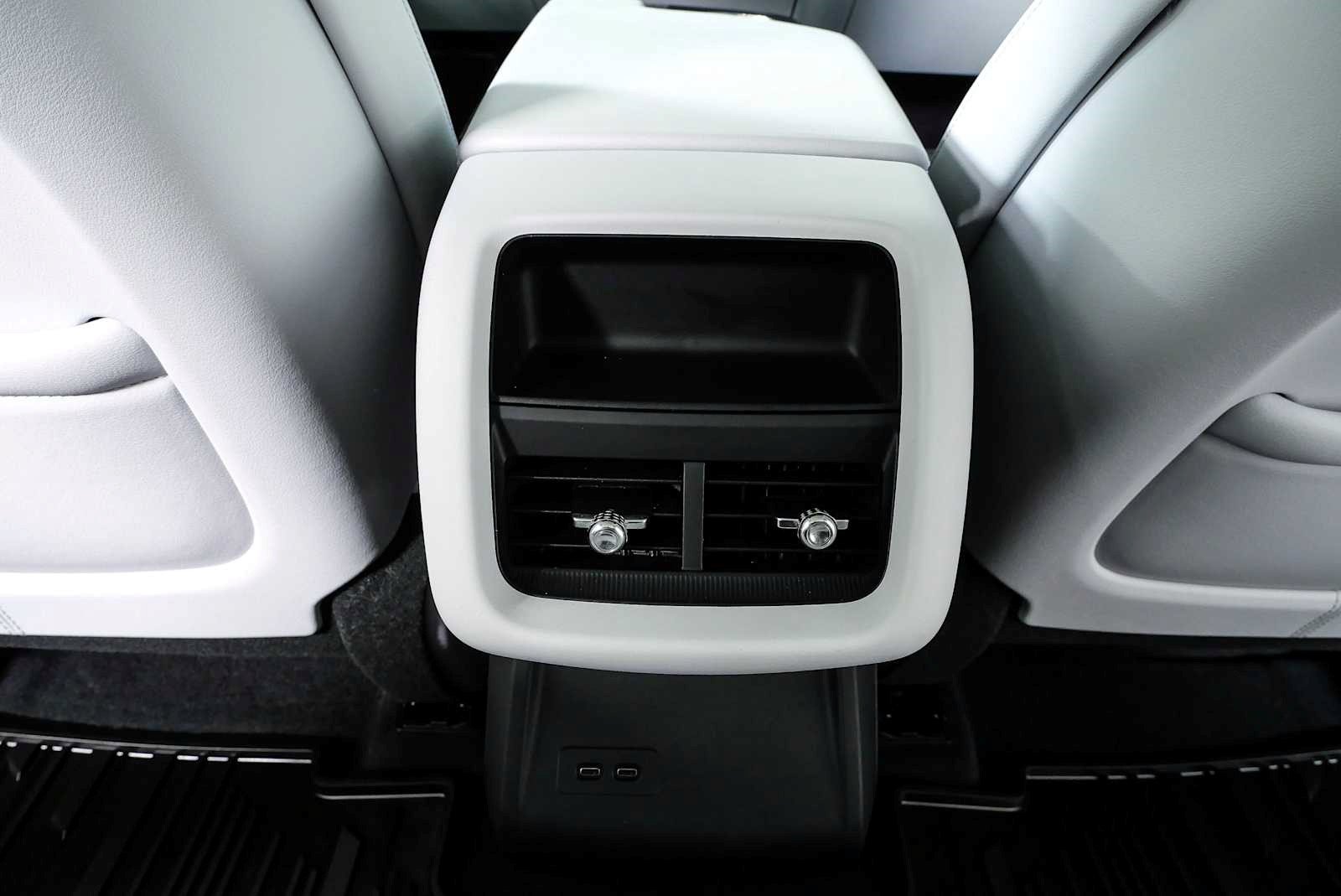 Certified 2024 Cadillac Lyriq Sport RWD image 17