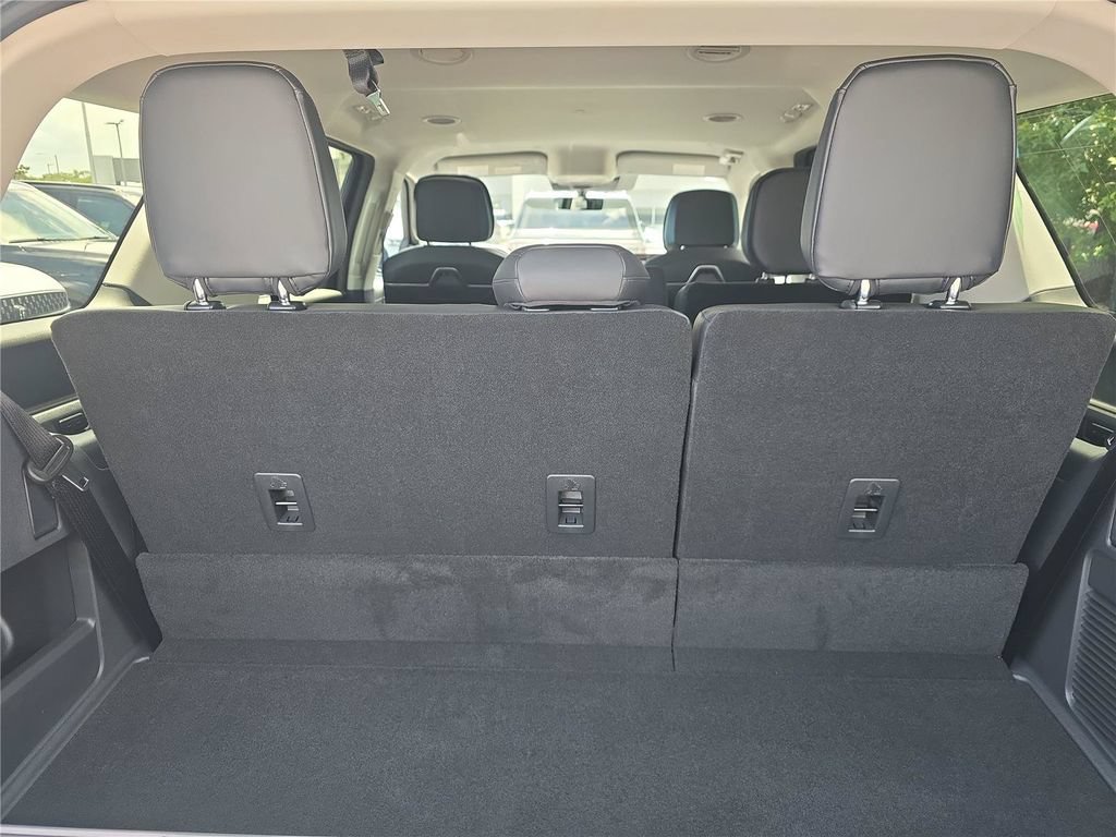 New 2027 Lincoln Navigator Premiere RWD image 9