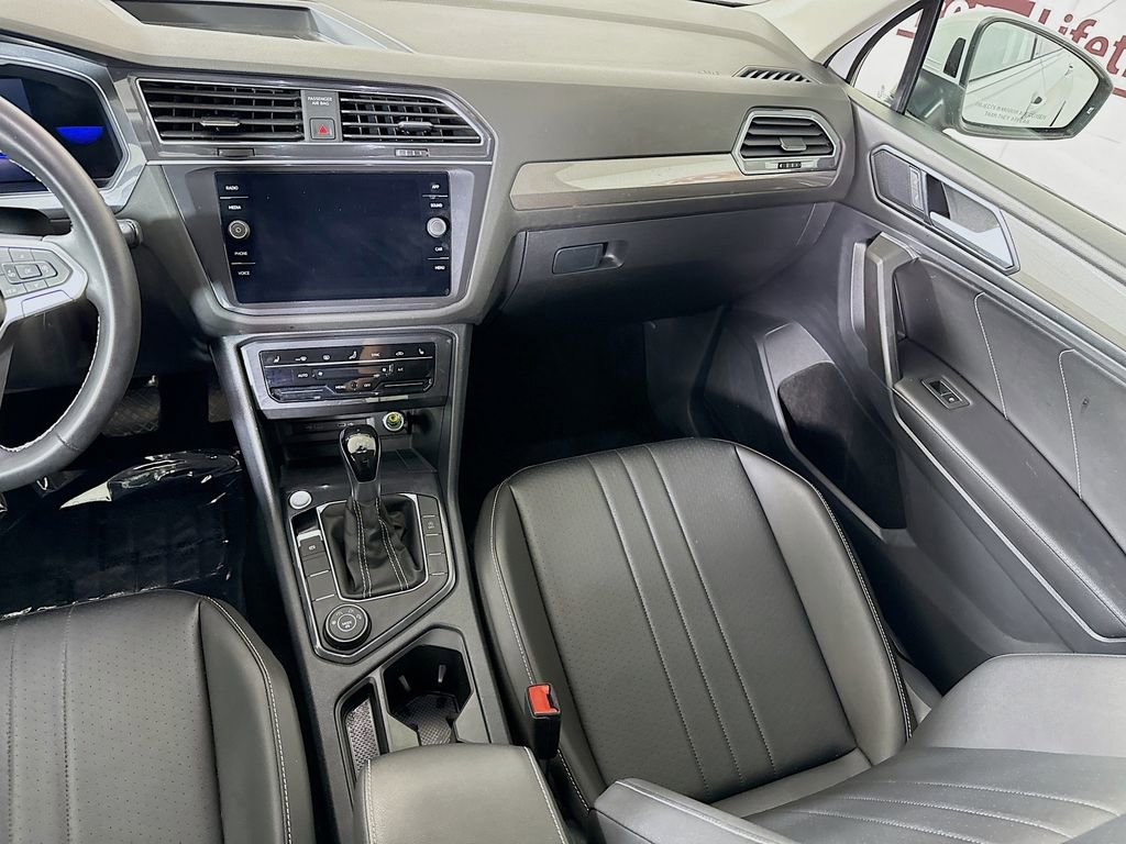 Used 2022 Volkswagen Tiguan SE AWD/4WD image 25