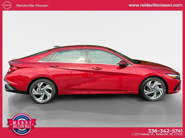 Used 2025 Hyundai Elantra Limited FWD image 7