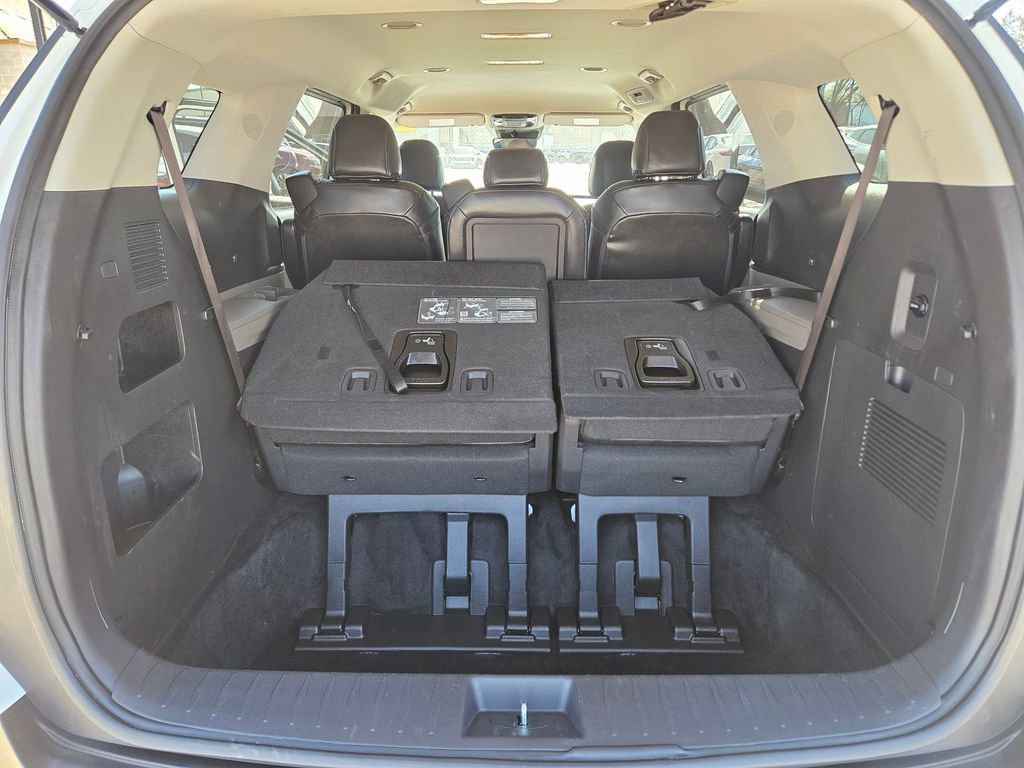 Used 2025 Kia Carnival image 24