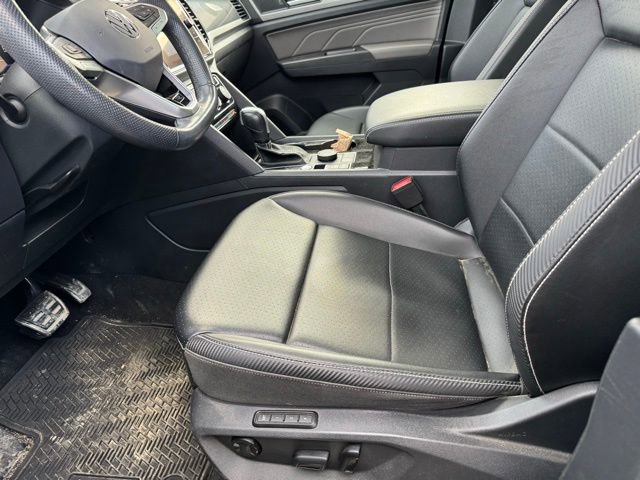 Used 2022 Volkswagen Atlas Cross Sport SEL R-Line image 6