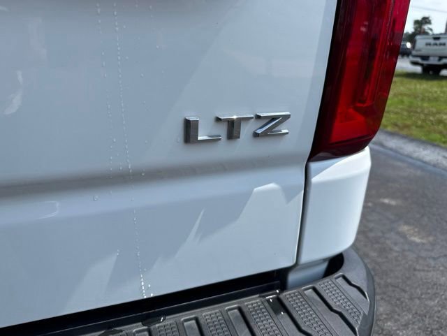 Used 2022 Chevrolet Silverado 1500 LTZ AWD/4WD image 31
