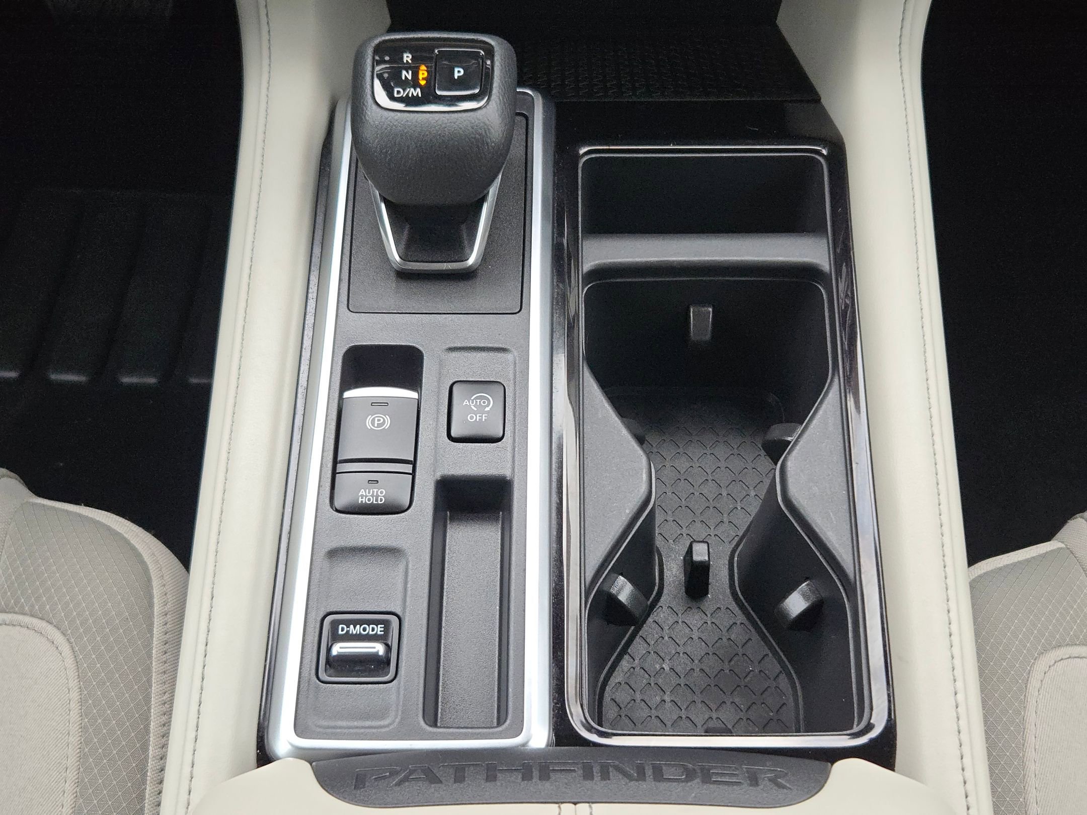 Used 2023 Nissan Pathfinder SV image 19