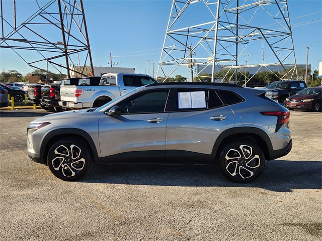 Used 2024 Chevrolet Trax RS w/ Driver Confidence Package image 4