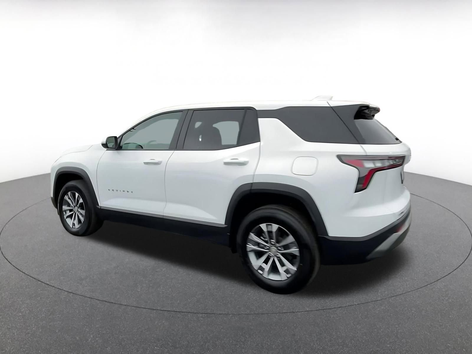 Used 2025 Chevrolet Equinox LT image 10