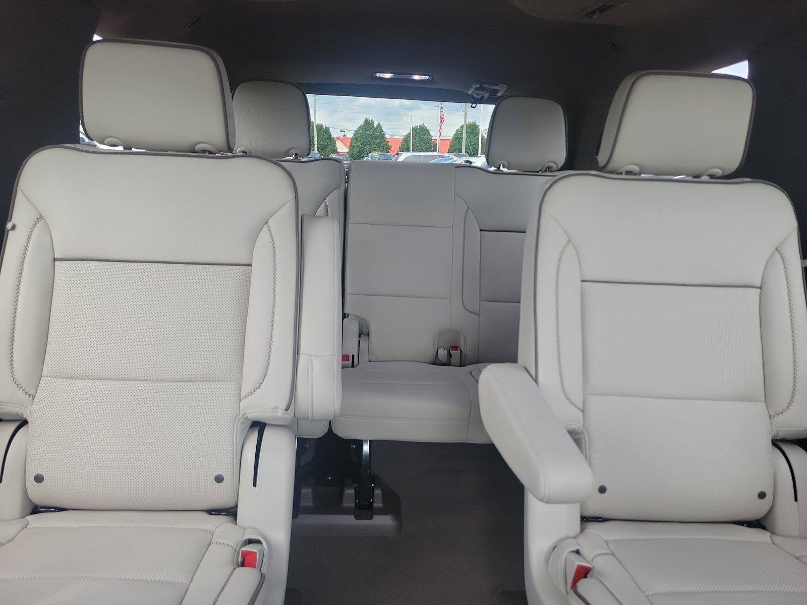 New 2026 GMC Yukon Denali w/ Denali Reserve Package AWD/4WD image 13