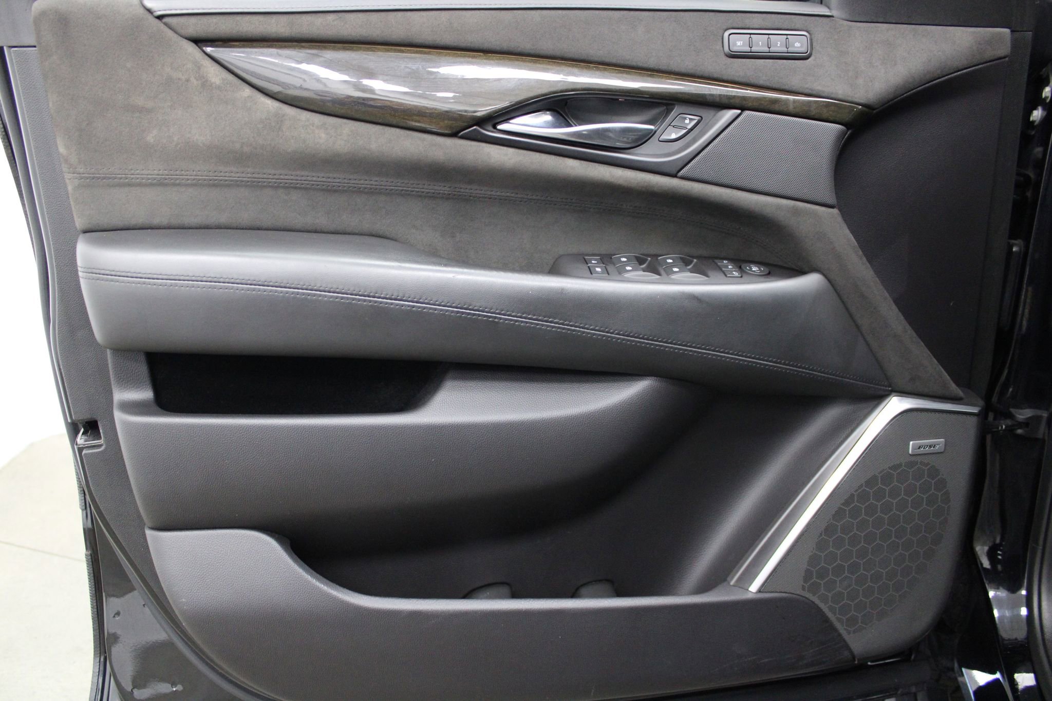 Used 2020 Cadillac Escalade ESV Platinum AWD/4WD image 12