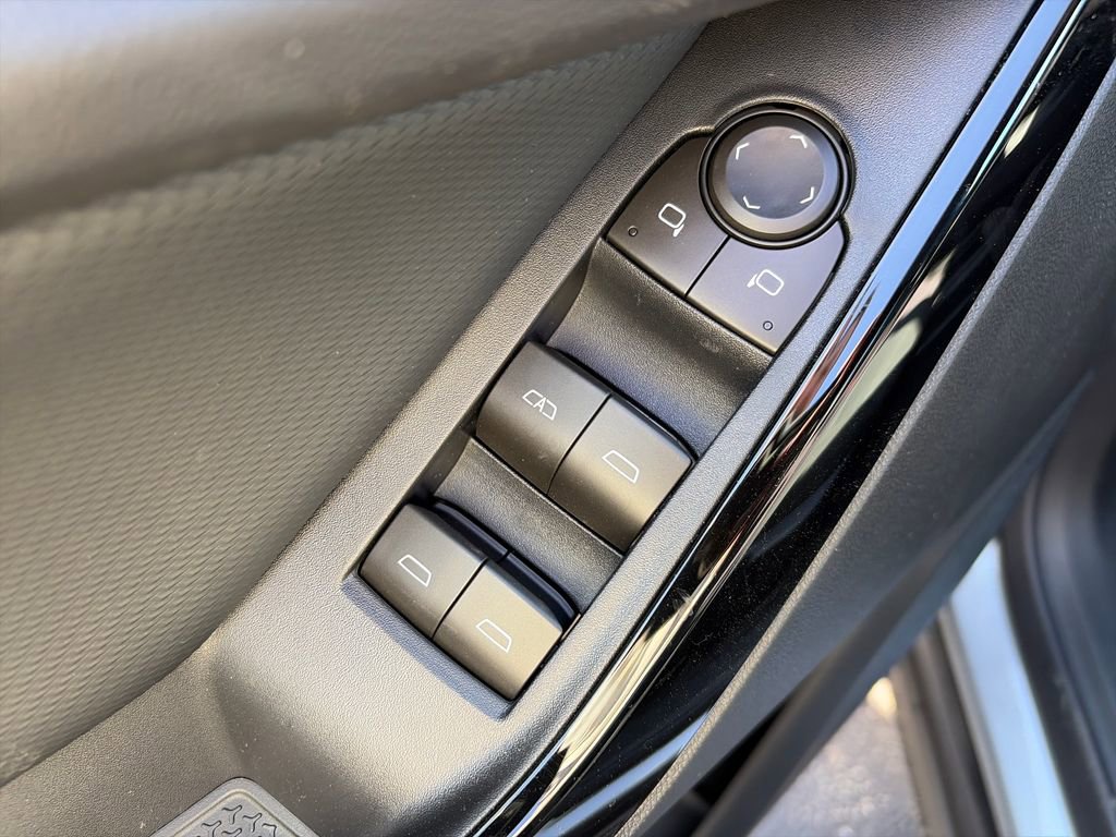 New 2026 Chevrolet Equinox LT w/ Safety and Technology Package FWD image 16