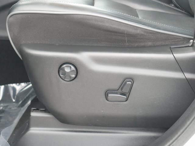 Used 2020 Jeep Grand Cherokee Overland image 13