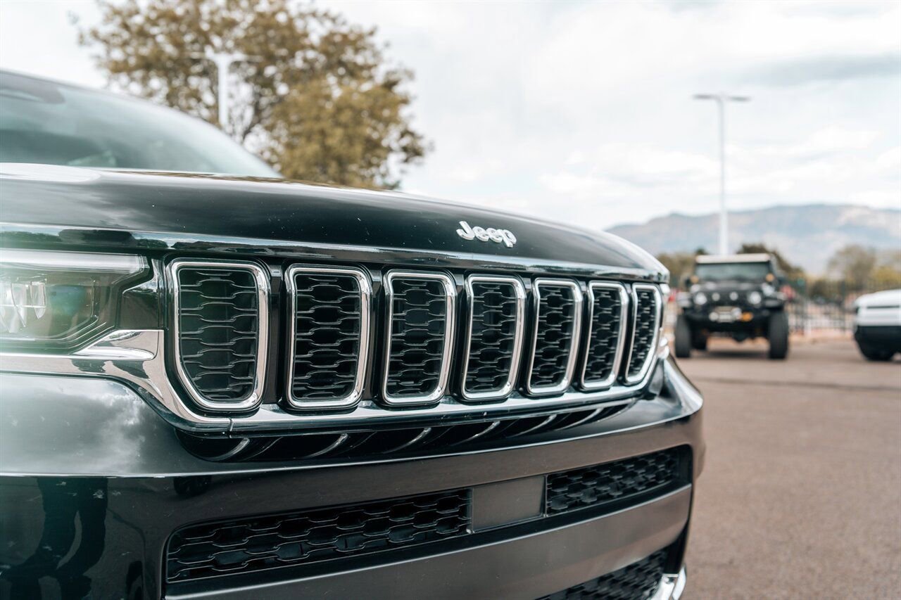 Used 2023 Jeep Grand Cherokee L Limited w/ Trailer Tow Group (B) image 10