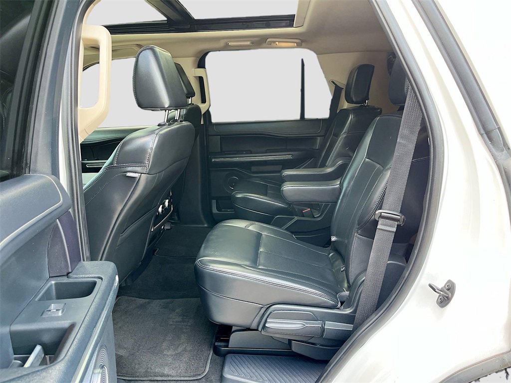Used 2024 Ford Expedition XLT image 25