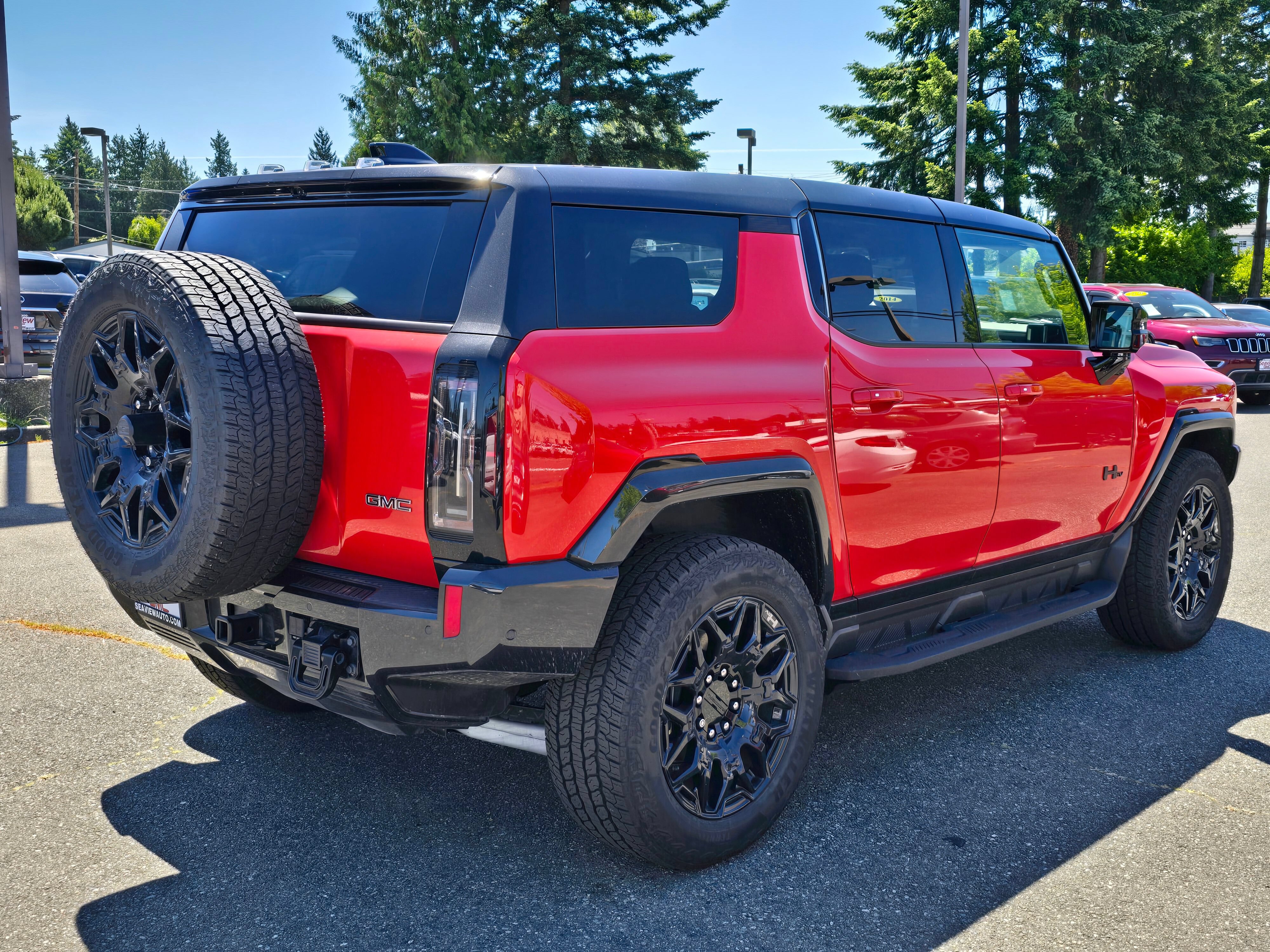New 2026 GMC Hummer EV SUV w/ LPO, Dark Essentials Package AWD/4WD image 7